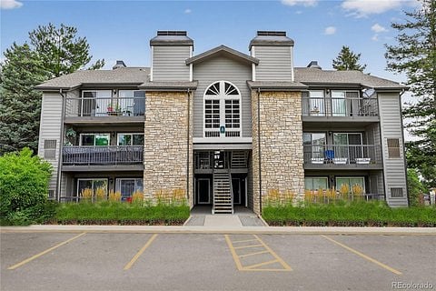 Well-established condo complex