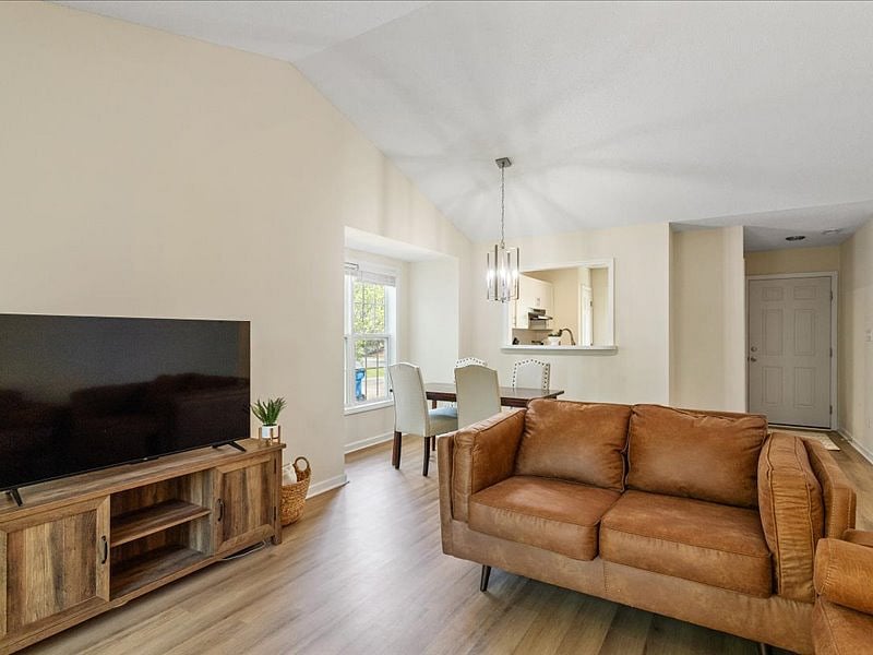 Furnished Finder property 843097_1 photo 17