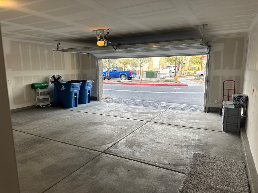 2 car garage 