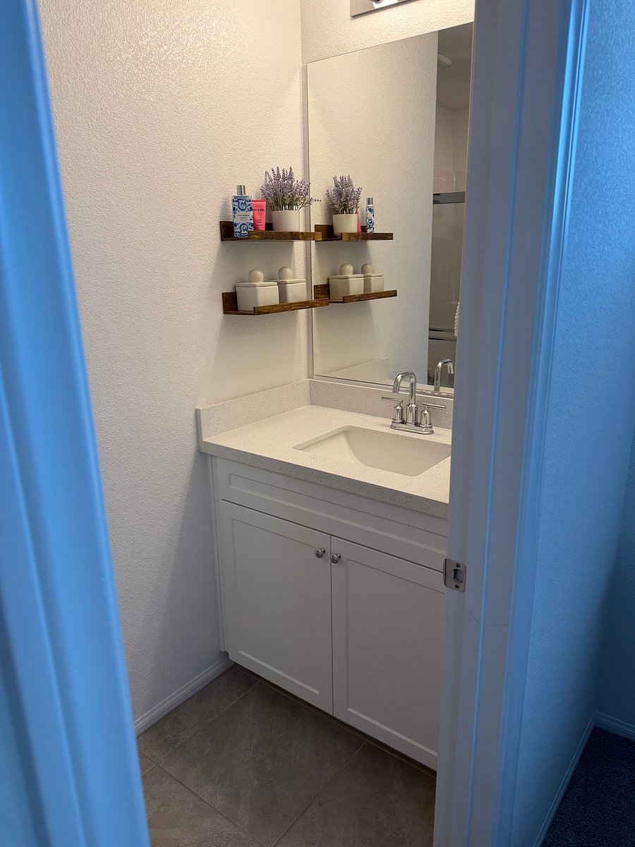 Master bedroom bathroom