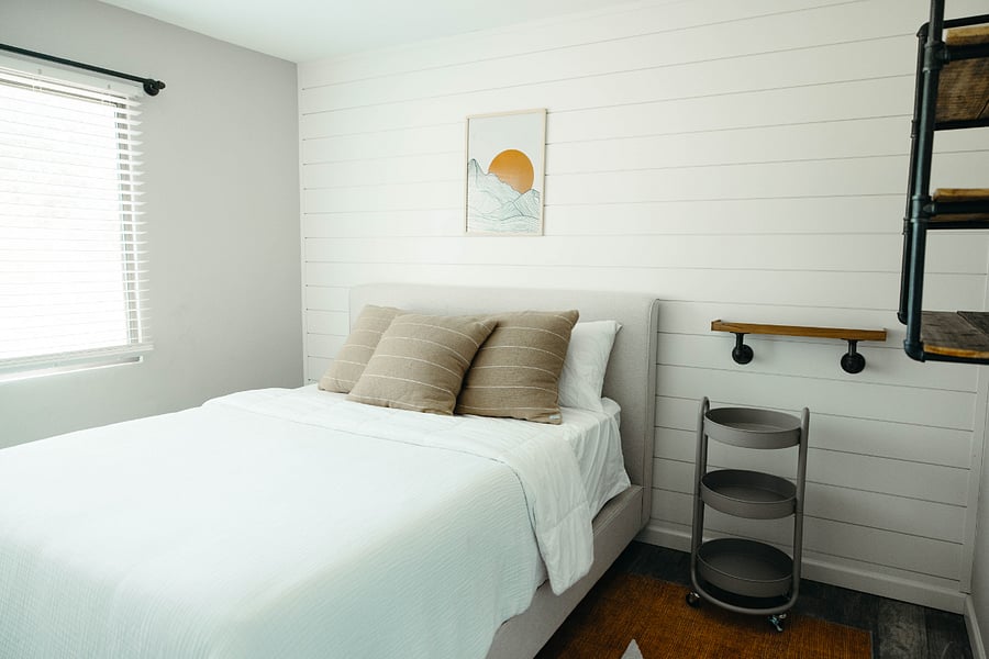 Queen bed in guest bedroom 2