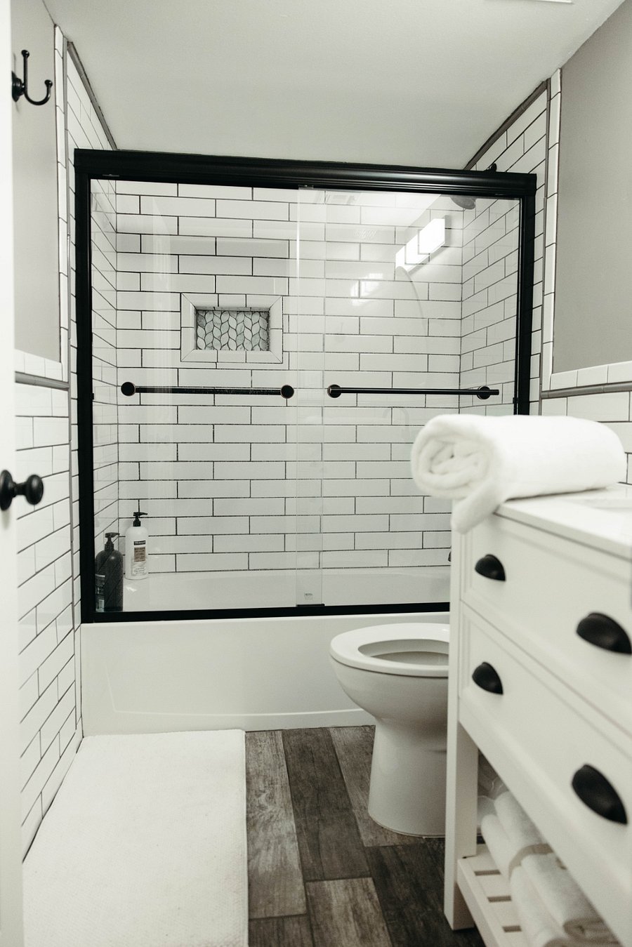 Upstairs full bathroom