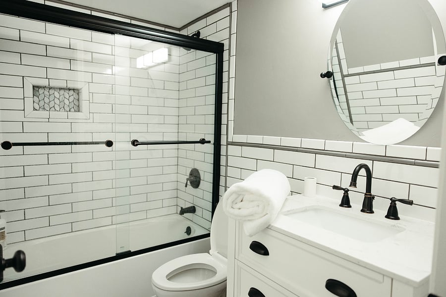 Upstairs full bathroom