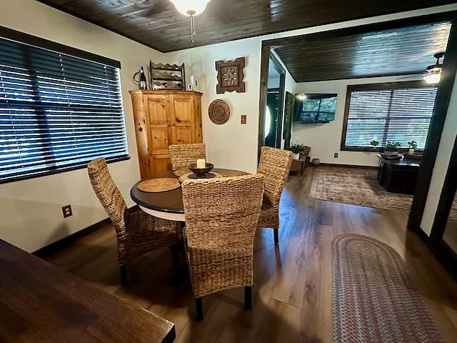 Dining room.