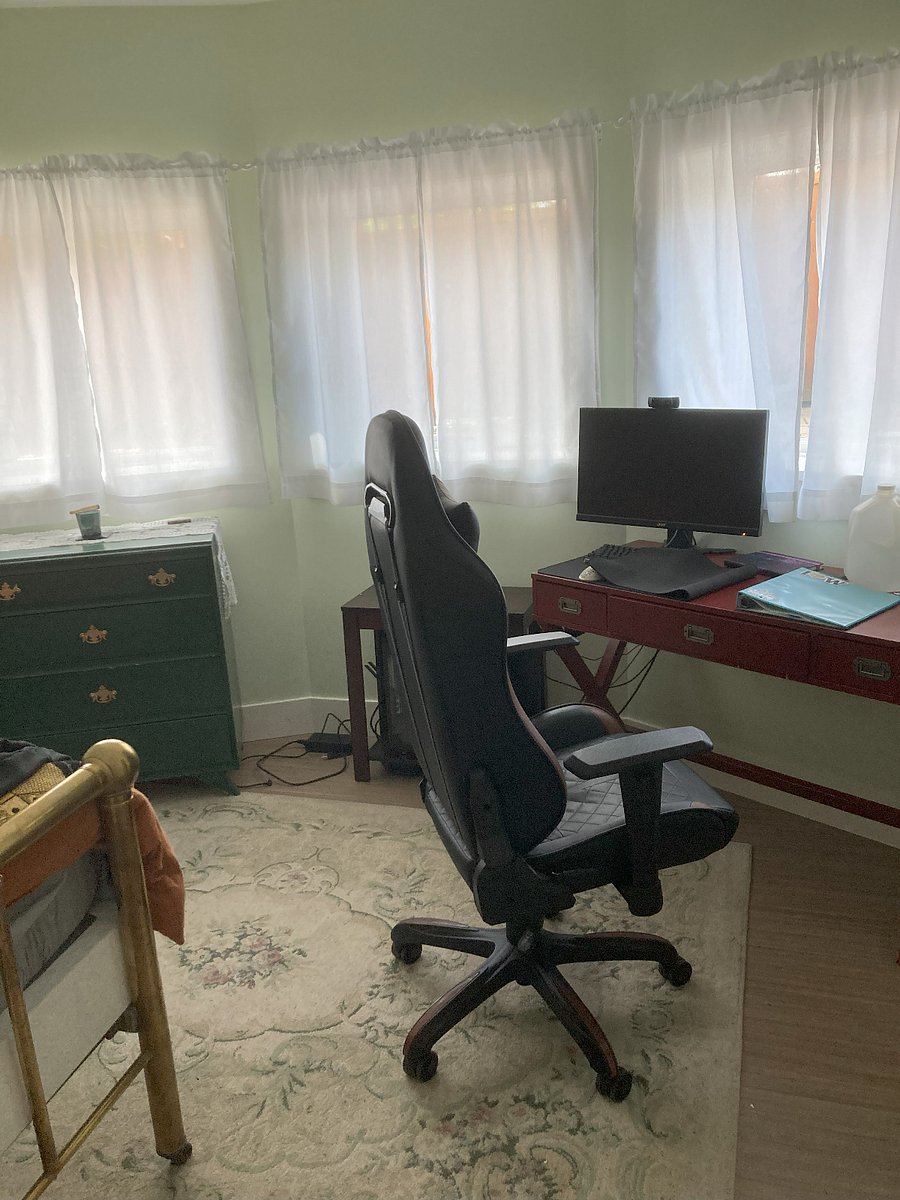 Green bedroom 3
