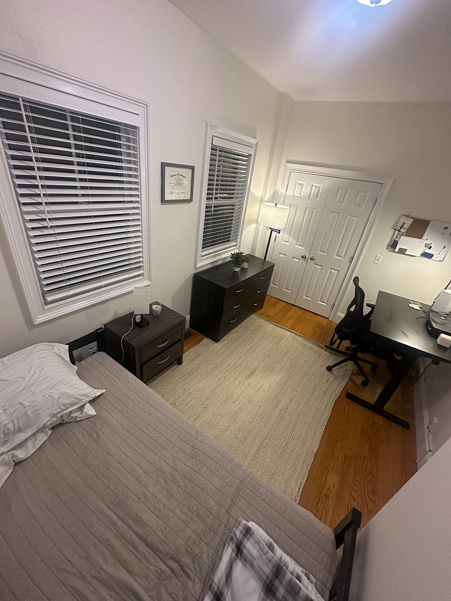 2nd Bedroom with Desk