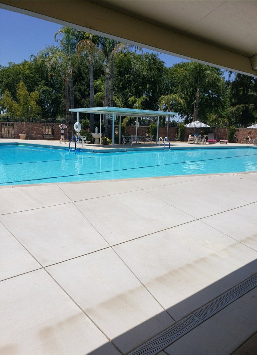 Community pool that has certain days for water aerobics