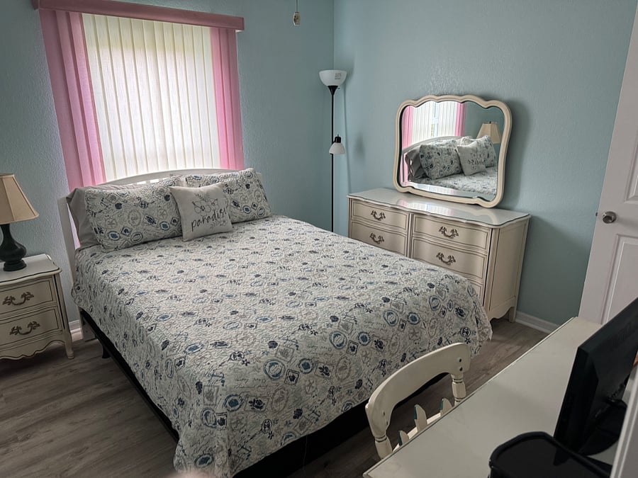Second bedroom 