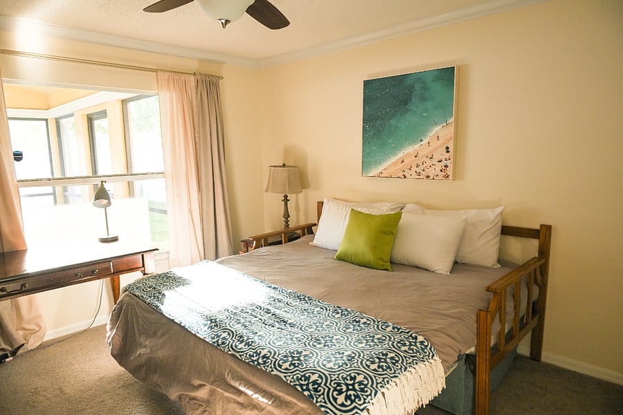 Back Guest Room with 1-2 Twin Beds or 1 King
