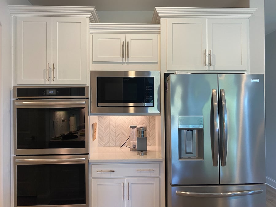 Double ovens. Coffee nook with Keurig.