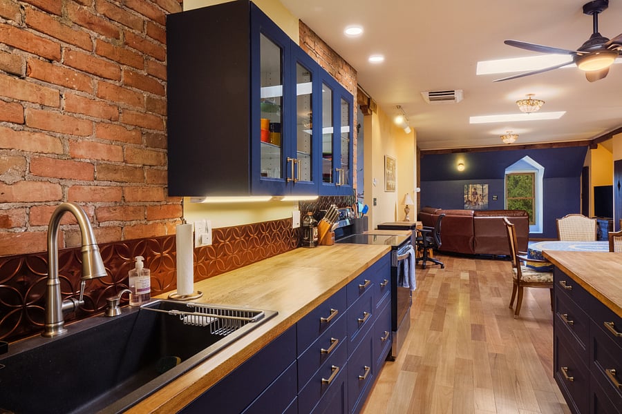 Kitchen sink and counter