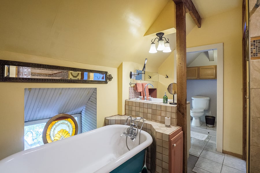 Oversized Clawfoot Tub in Bathroom 1