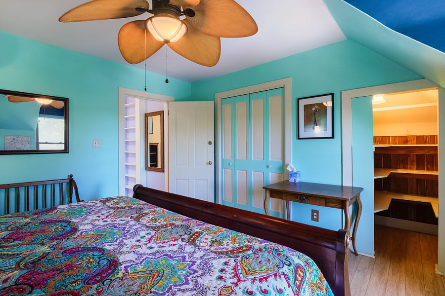 Bedroom 1 - King Bed