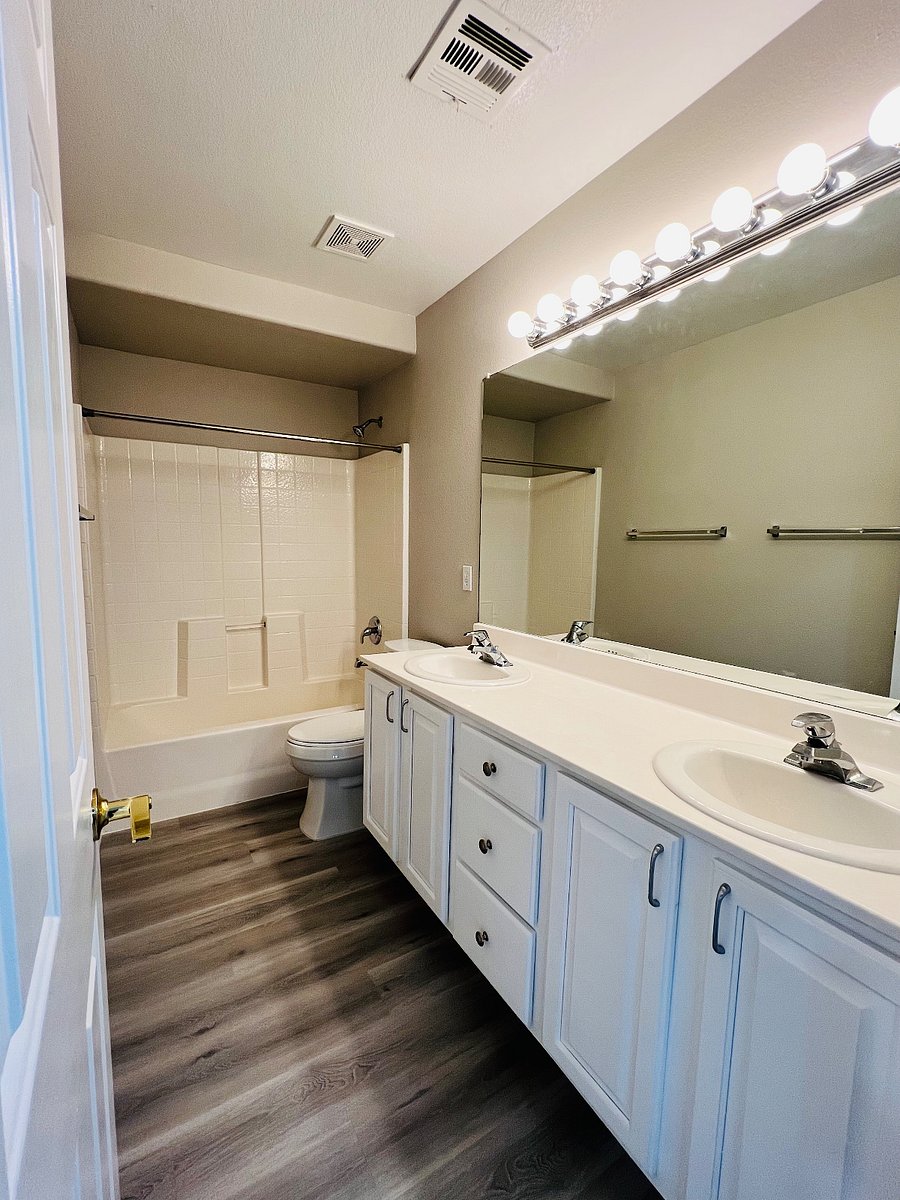 Upstairs bathroom