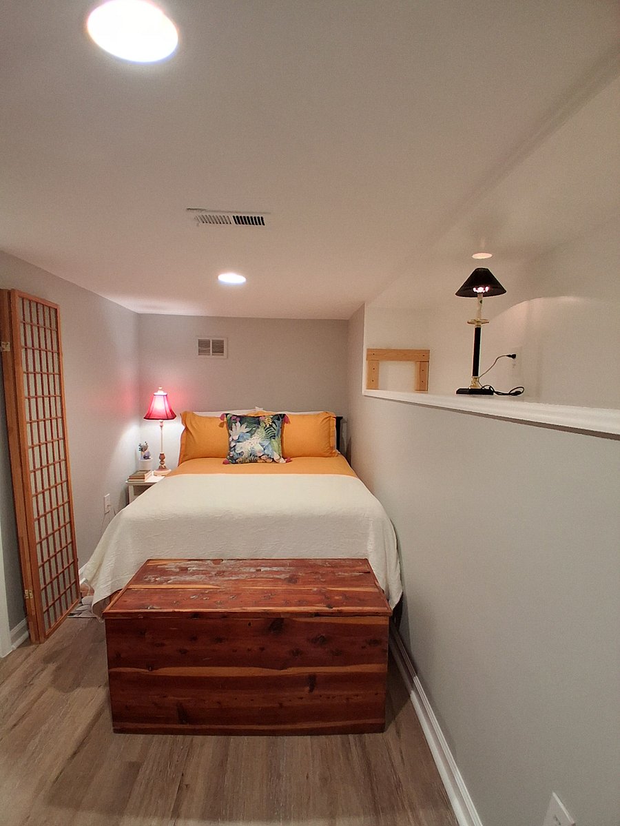 Very comfortable almost brand new bed with new linens.