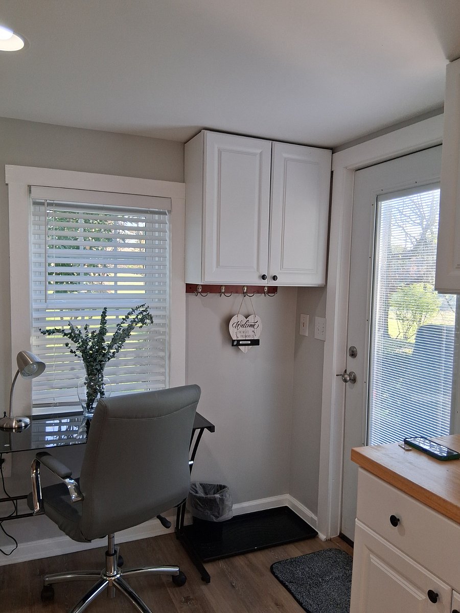 Desk/study area