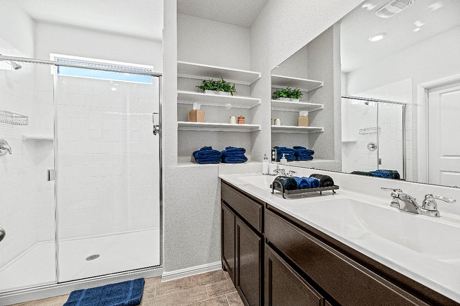 Full Bathroom 1