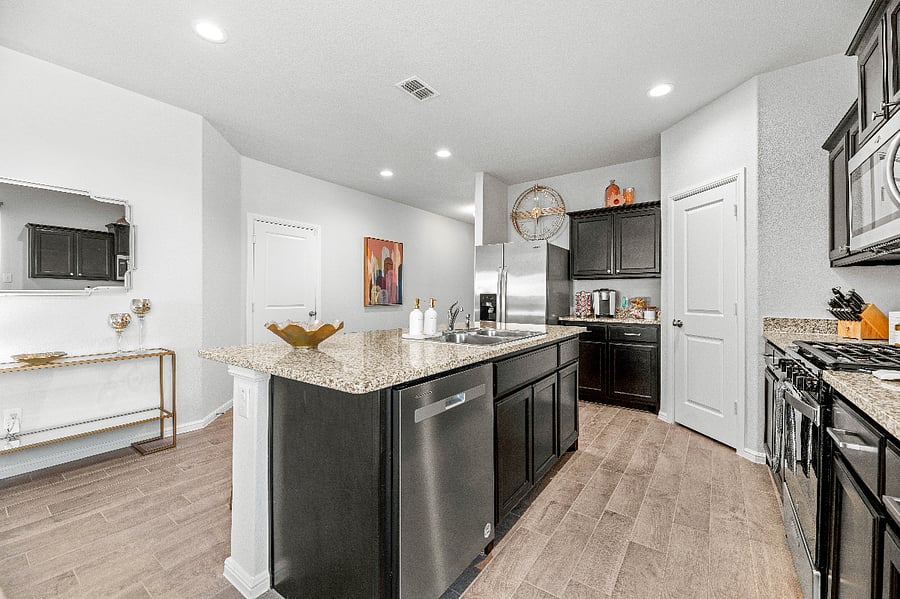 Full Kitchen