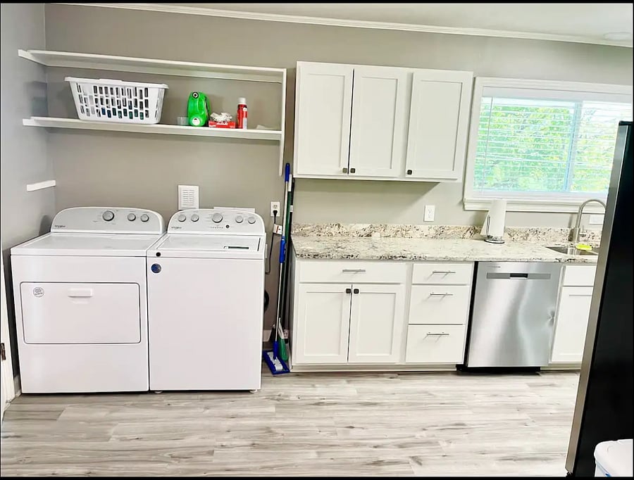 Full Kitchen 