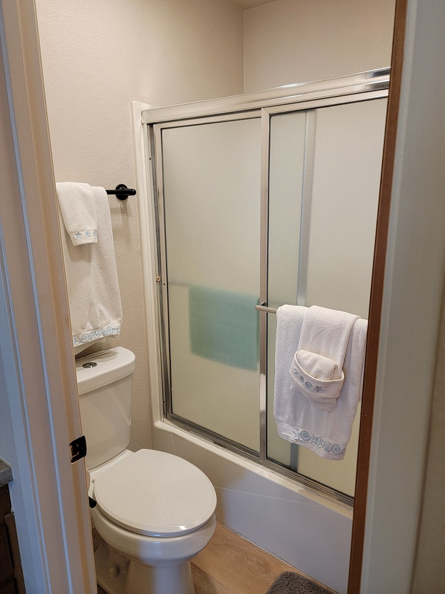 2nd upstairs bathroom