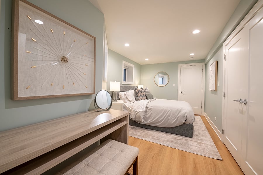 Spacious bedroom