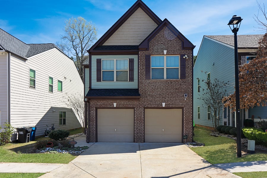Welcome to your home away from home! This charming retreat is designed for comfort and peace, with thoughtful touches throughout. Whether youre here for work or relaxation, youll find a cozy, inviting space made just for you.