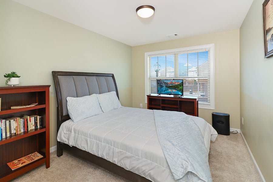 Relax and unwind in the comfortable queen-size bed, designed to give you a restful nights sleep and leave you feeling refreshed.