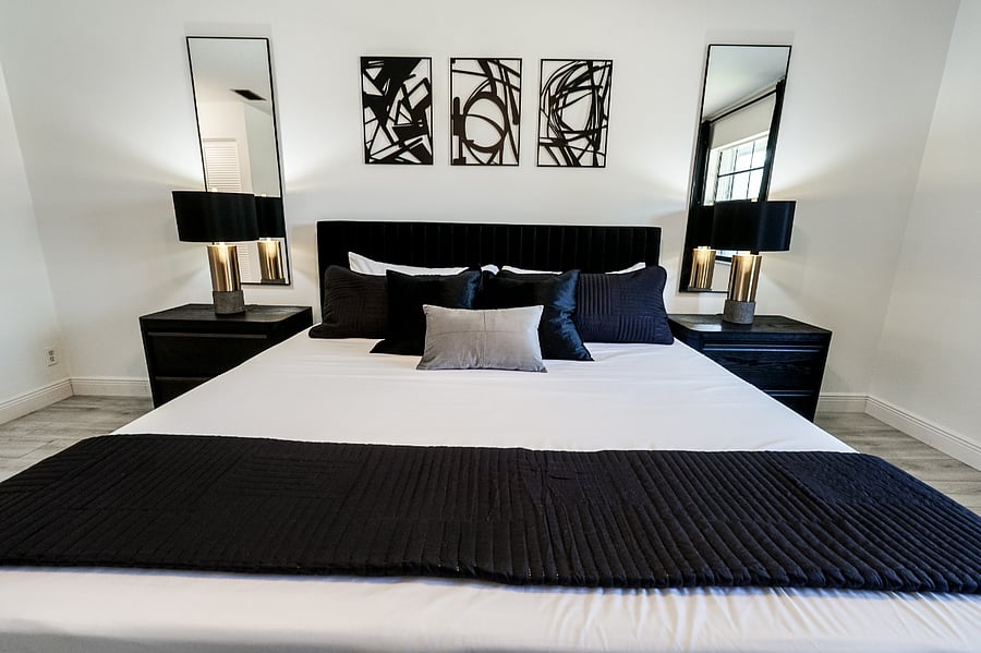 Master bedroom - King bed