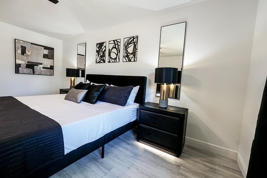 Master bedroom - King bed