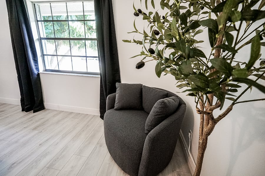 Master bedroom - Seating area