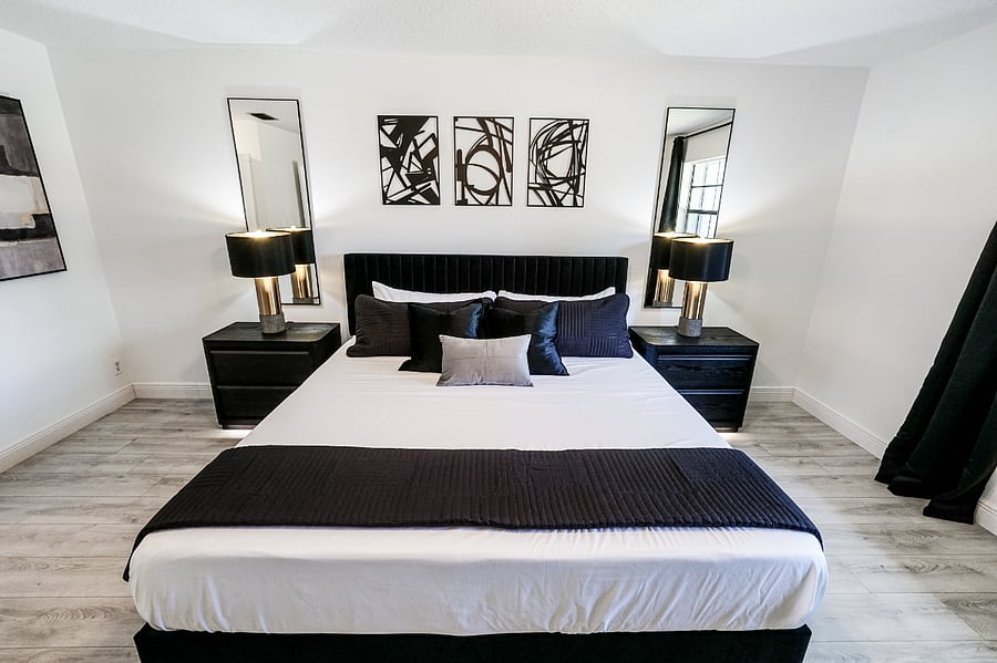 Master bedroom - King bed