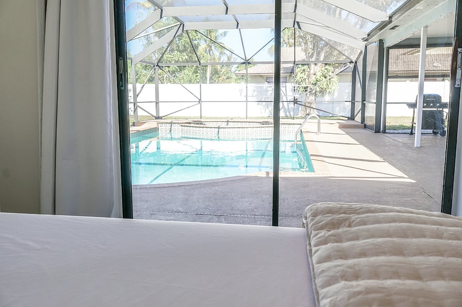 Queen bed - poolside