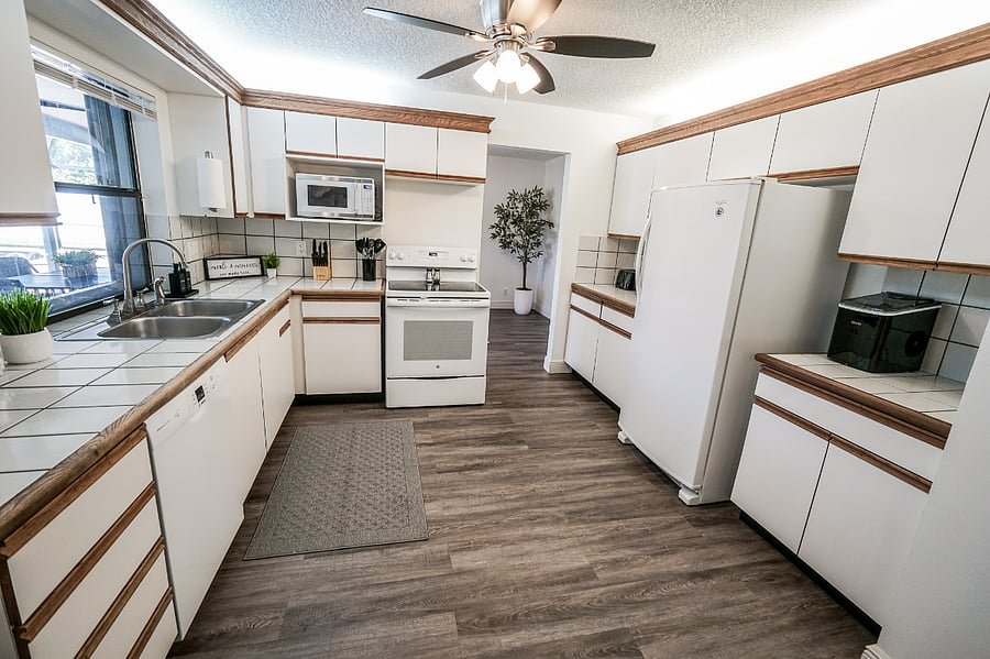 Fully equipped kitchen