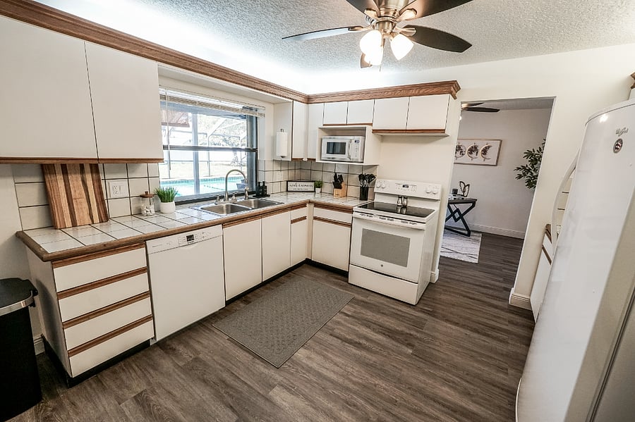Fully equipped kitchen