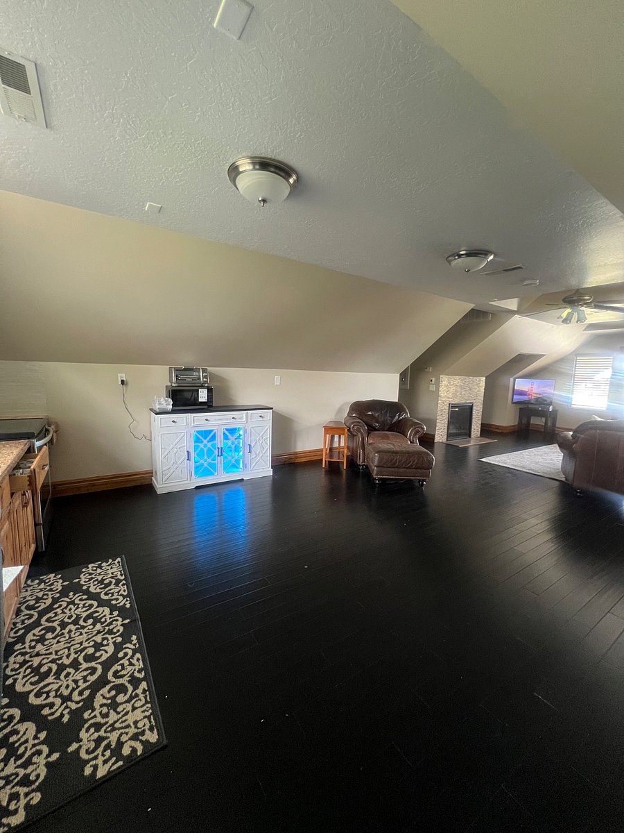 Sitting area and plenty of storage in the kitchen area