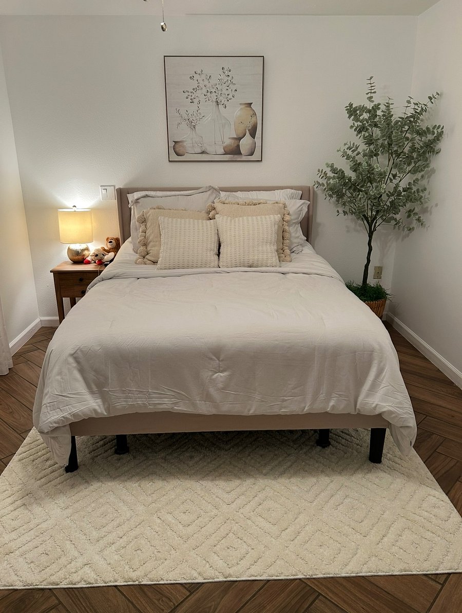 Queen adjustable bed, blackout shades, and 46 smart TV for restful nights.