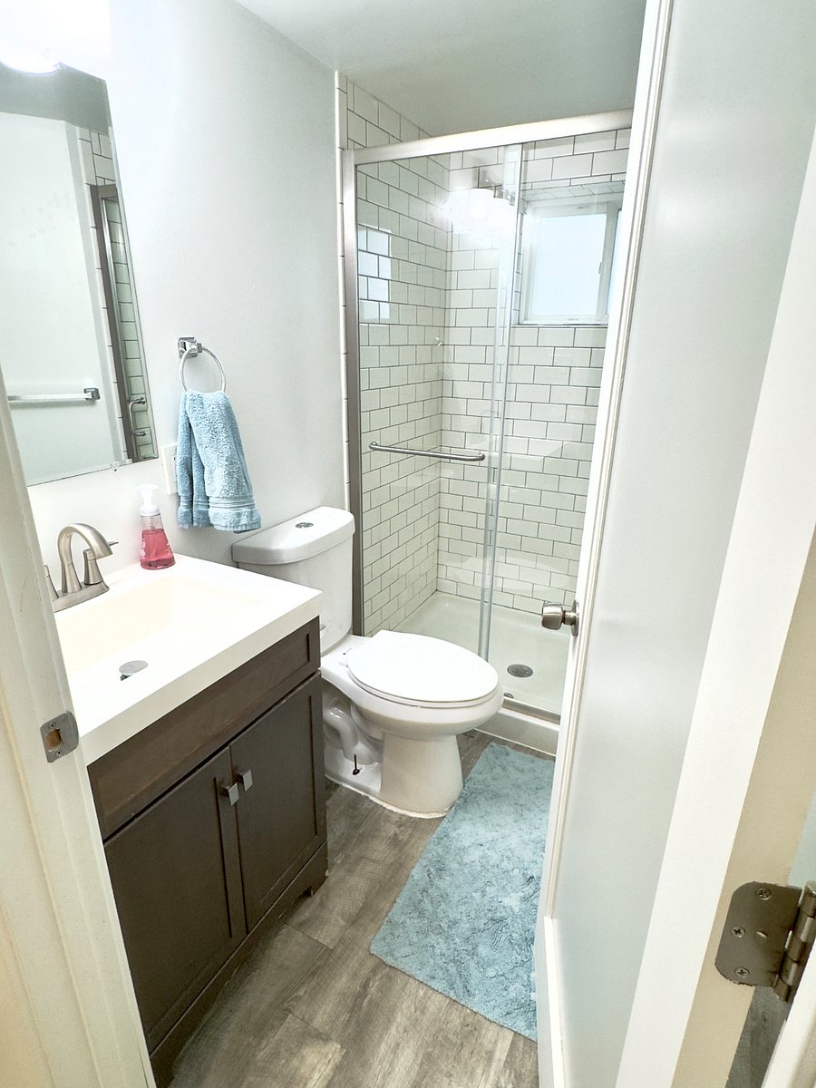 Full bathroom