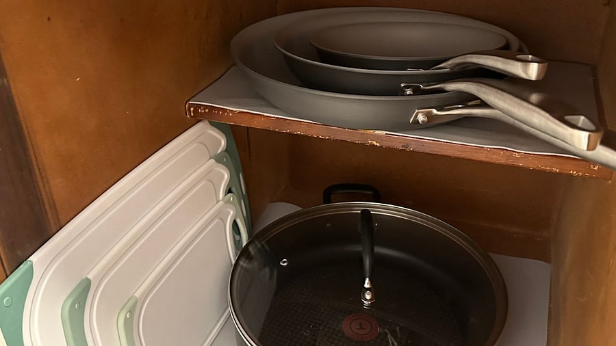 Fully stocked with all the kitchen utensils. 