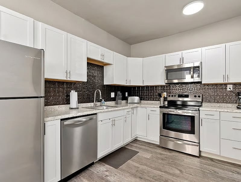 Furnished Finder property 846512_1 photo 23