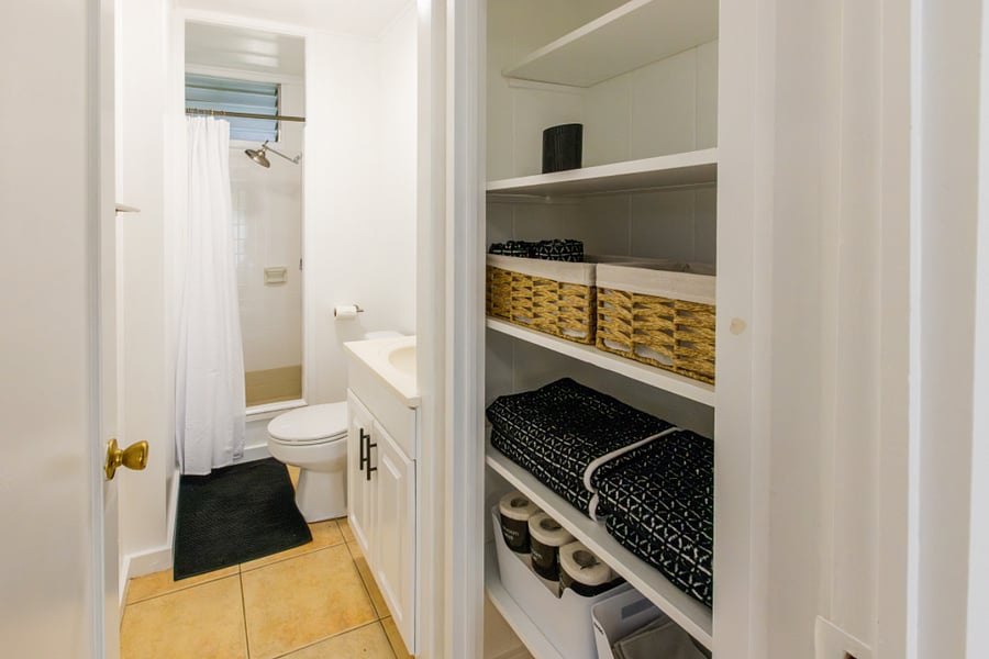 Full bathroom