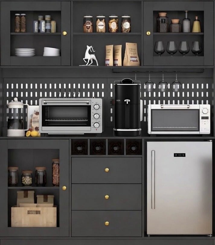 Ktichenette with storage