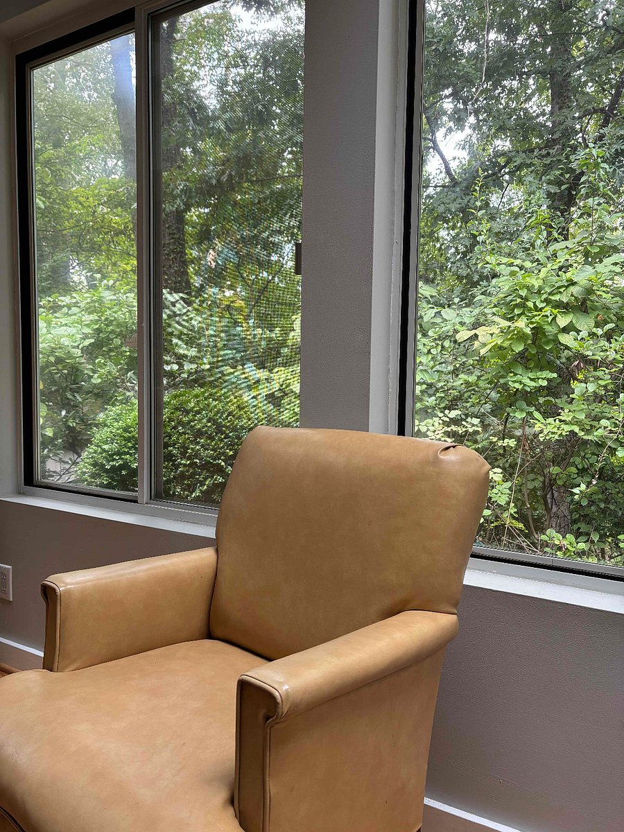 Seating with view kitchen area