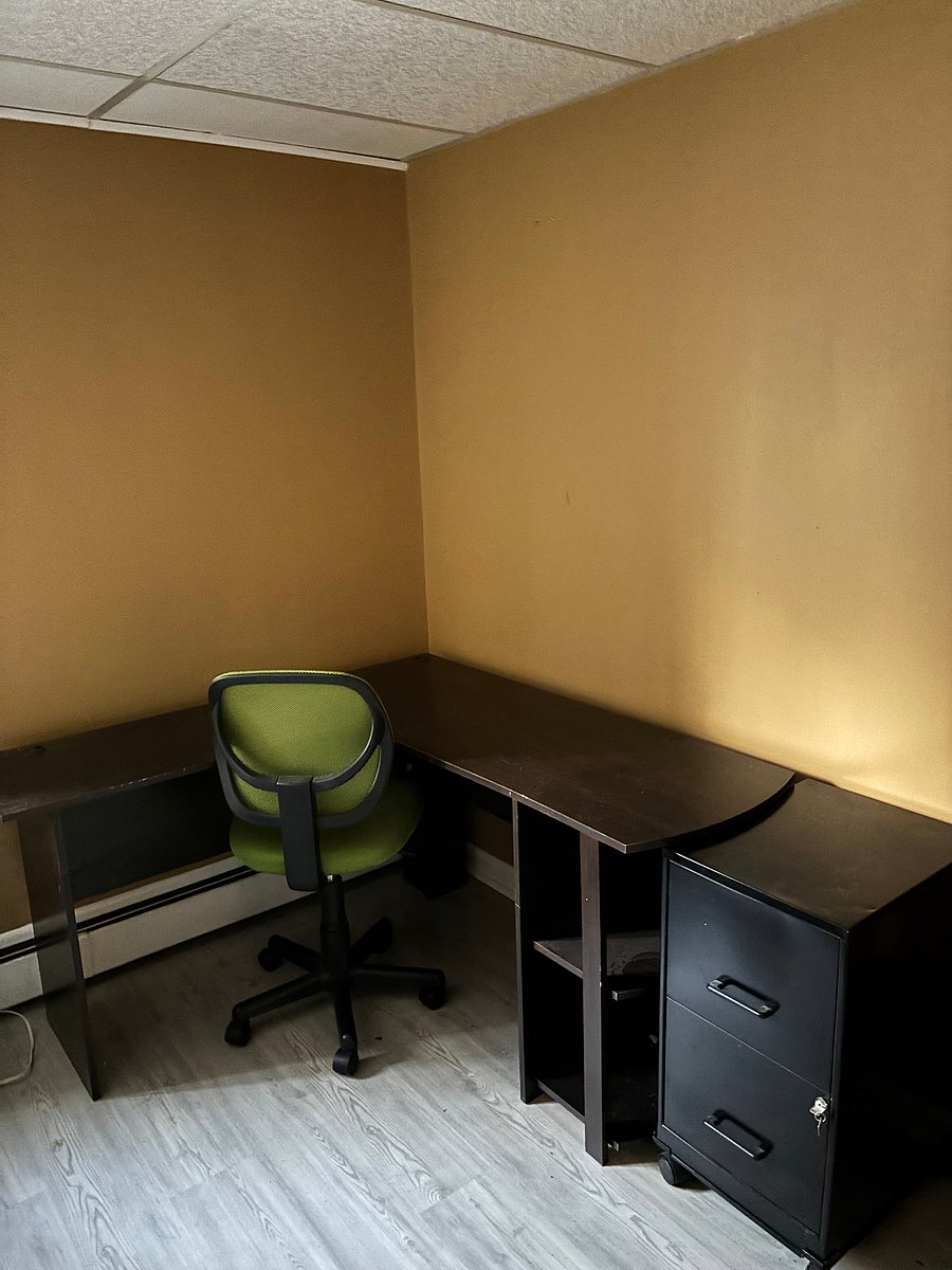 desk area in the bedroom