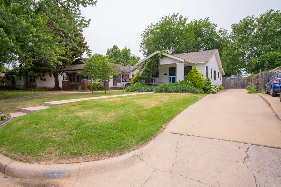 Front Yard with Driveway Parking