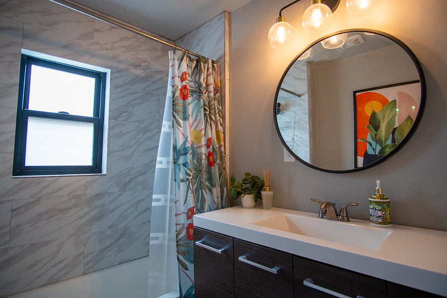 Full Bathroom