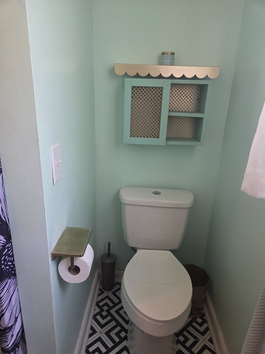 Full bathroom