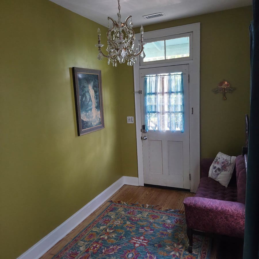 Gorgeous foyer entrance