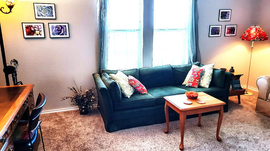 Living room with TV and desk