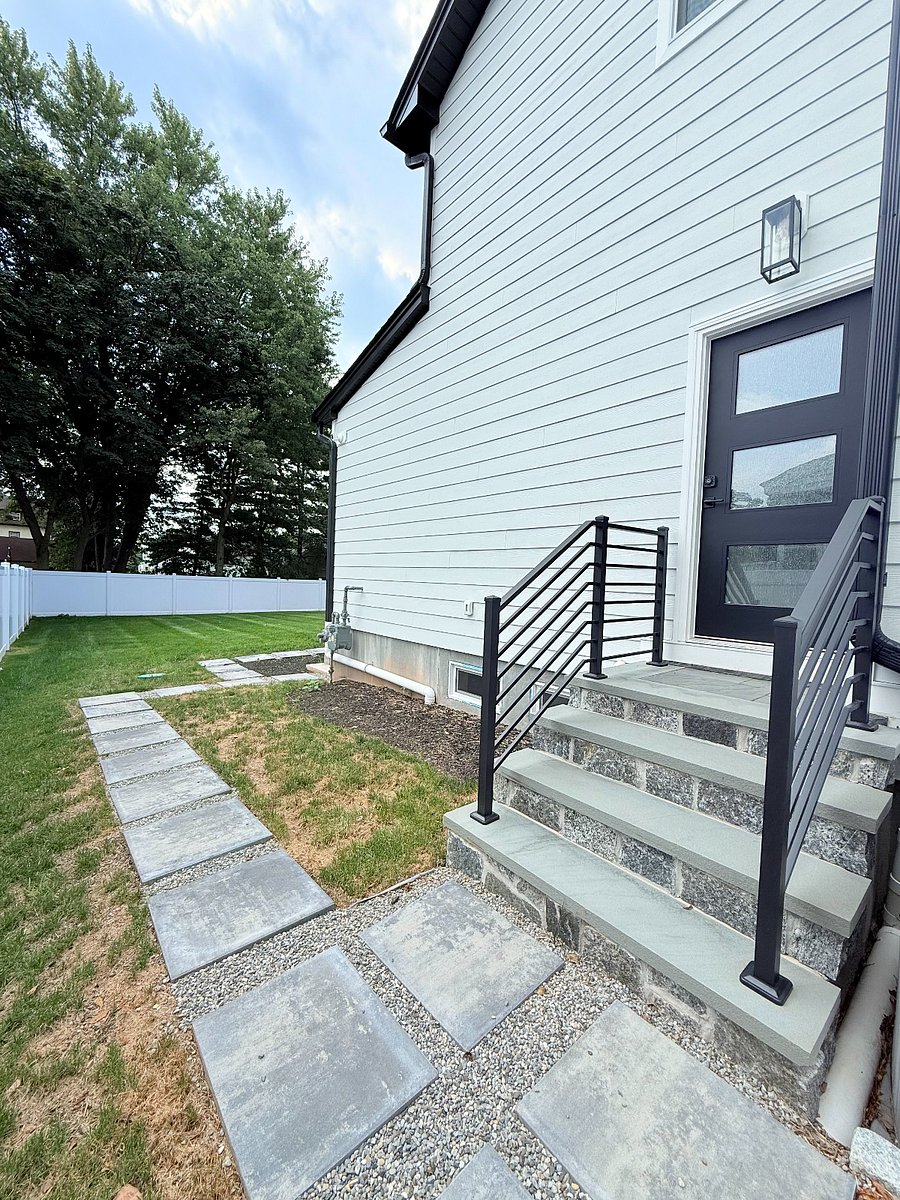 Private side entrace