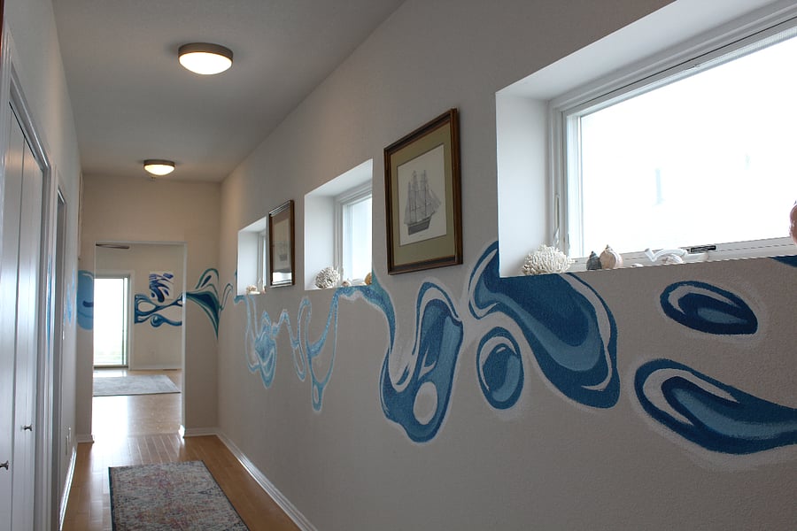 Hallway to the 2 bedrooms